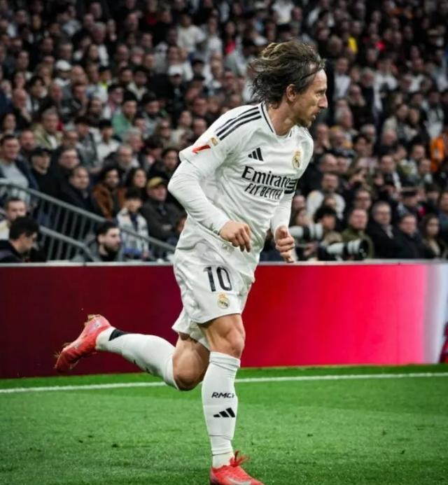 德国逆转巴黎，阿拉巴爆发神勇