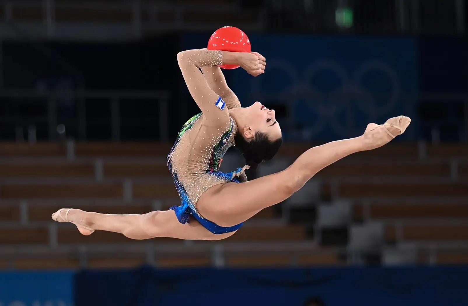 体操选手发挥出色,荣膺最佳MVP的简单介绍 体操选手发挥出色,荣膺最佳MVP的简单介绍