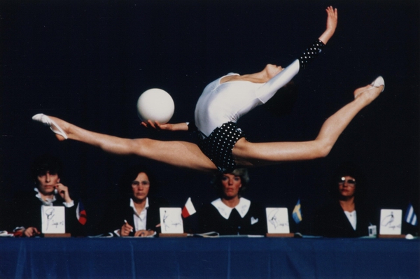 回顾体操经典时刻：传奇再现