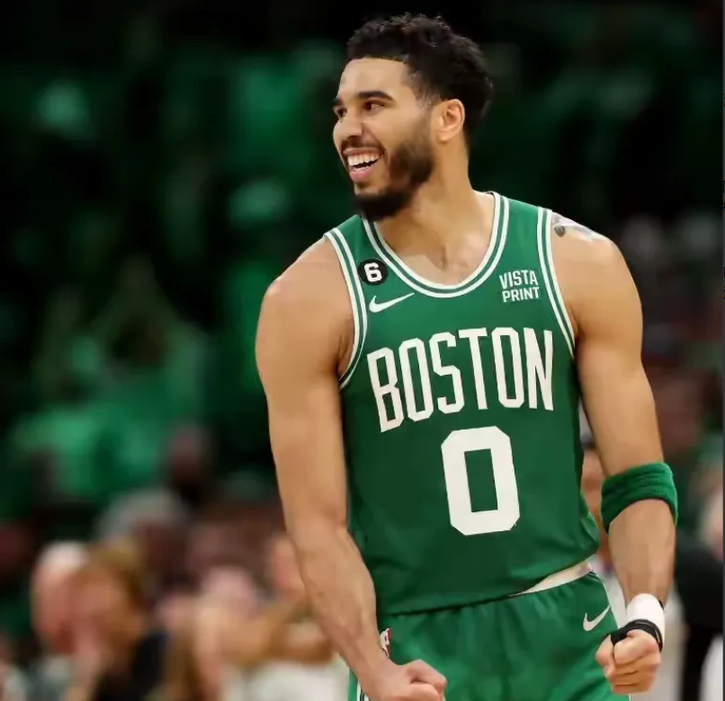 广州队轻取热火,塔图姆带队取胜 广州队轻取热火,塔图姆带队取胜