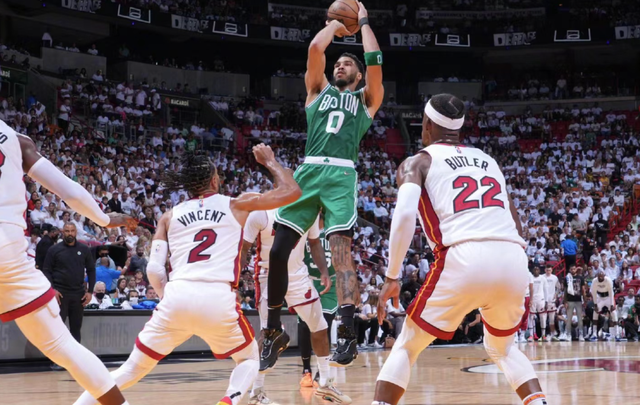 国王鏖战上海队,塔图姆刷新纪录 国王鏖战上海队,塔图姆刷新纪录